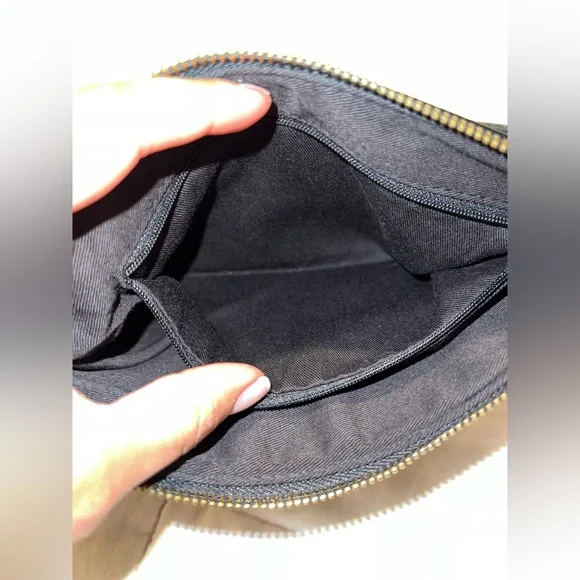 *LIKE NEW* Forever 21 Black Studded Wristlet Clutch - Picture 6 of 7